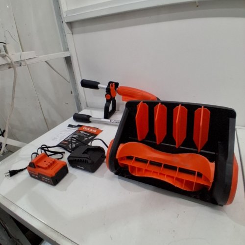 VOLTASK CORDLESS ELECTRIC SNOW SHOVEL WITH 1 BATTERY - 13" - 24V BLACK/ORANGE (MODEL: CSS001-130OR-CAVK) image 5