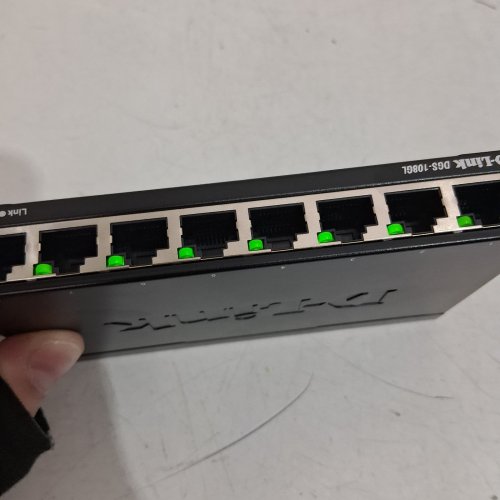 D-LINK 8 PORT GIGABIT ETHERNET UNMANAGED METAL DESKTOP SWITCH - (MODEL: DGS-108GL) image 3