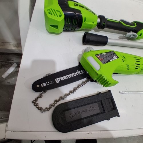 GREENWORKS CORDLESS ADJUSTABLE POLESAW - 24V - 8" BLADE - 9FT-14FT - GREEN/BLACK (MODEL: PS24B00) image 3