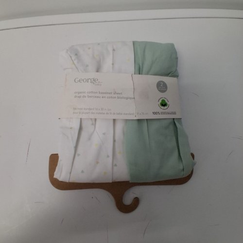 2PC GEORGE BABY ORGANIC COTTON BASSINET SHEETS - 16" X 30" - WHITE AND MINT GREEN HEARTS (MODEL: GB180-2PKBS-NT) image 2