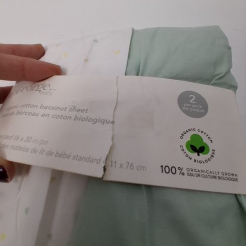 2PC GEORGE BABY ORGANIC COTTON BASSINET SHEETS - 16" X 30" - WHITE AND MINT GREEN HEARTS (MODEL: GB180-2PKBS-NT) image 3