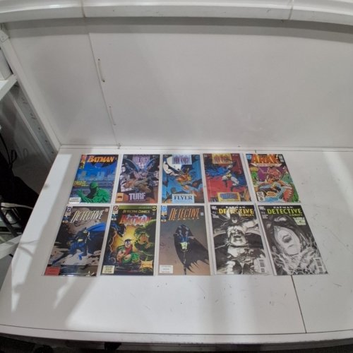 10 ASSTD DC COMIC BOOKS - BATMAN #471, DETECTIVE COMICS #632,638,660,824,825, BATMAN LEGENDS OF THE DARK KNIGHT #23,24,45, AND ARAK SON OF THUNDER #1 - VARIOUS AUTHORS image 2