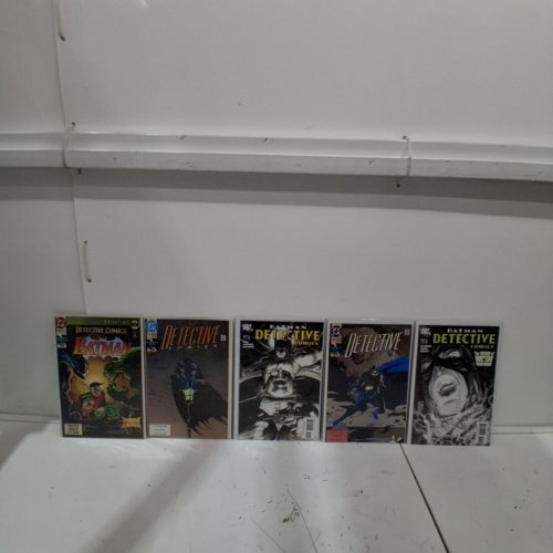 10 ASSTD DC COMIC BOOKS - BATMAN #471, DETECTIVE COMICS #632,638,660,824,825, BATMAN LEGENDS OF THE DARK KNIGHT #23,24,45, AND ARAK SON OF THUNDER #1 - VARIOUS AUTHORS image 4