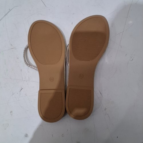 WOMEN'S FLAT BOTTOM SHINY SANDALS - SIZE 10 - GOLD image 4