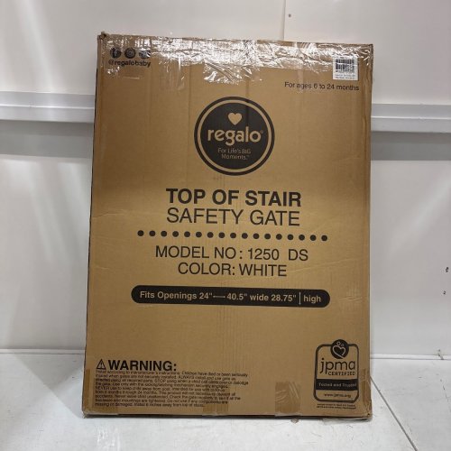 REGALO EXTRA WIDE 2-IN-1 TOP OF STAIRWAY AND HALLWAY SAFETY GATE WITH MOUNTING KIT - WHITE (MODEL: 1250) image 4