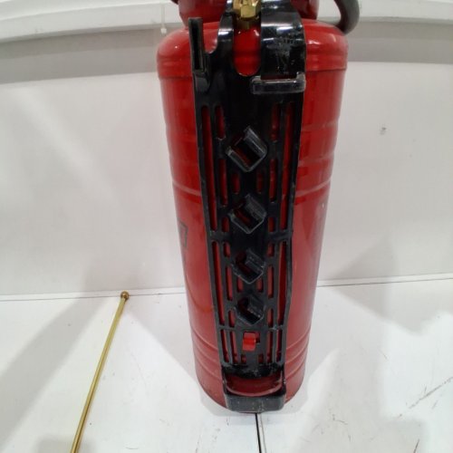 CHAPIN PROFESSIONAL INDUSTRIAL CONCRETE OPEN HEAD PUMP SPRAYER - 3.5GAL - RED/BLACK (MODEL:19494) image 4