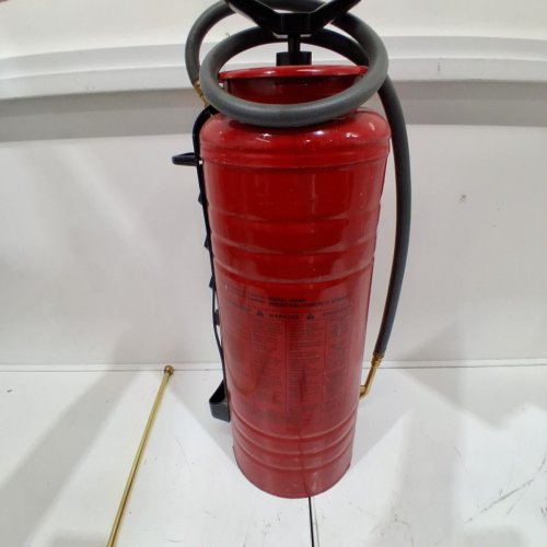 CHAPIN PROFESSIONAL INDUSTRIAL CONCRETE OPEN HEAD PUMP SPRAYER - 3.5GAL - RED/BLACK (MODEL:19494) image 6