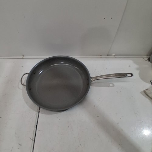 GREENPAN "THE BIG FRY" NON-STICK FRYPAN - PFAS-FREE - DISHWASHER AND OVEN SAFE - 14" - GREY (MODEL: 1972977) image 2