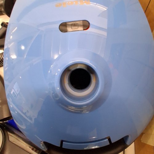 MIELE CLASSIC C1 HARDFLOOR BAGGED CANISTER VACUUM CLEANER WITH MIELE AIRCLEAN SYSTEM AND ALLTEQ UNIVERSAL FLOORHEAD - 1200W - TEAL BLUE (MODEL: SBAN0) image 6