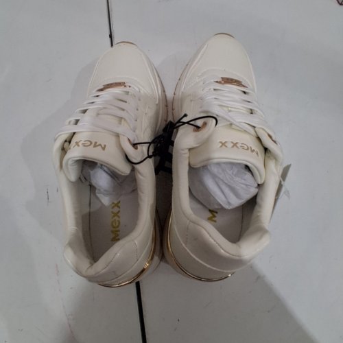 WOMEN'S MEXX CASUAL SNEAKER SHOES - SIZE 6- WHITE/GOLD image 2