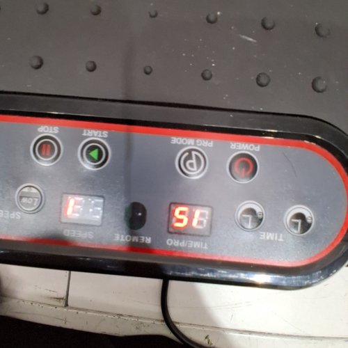 LIFEPRO WAVER VIBRATION PLATE EXERCISE MACHINE WITH HANDLES AND BANDS -BLACK (MODEL: WVR1010) image 2