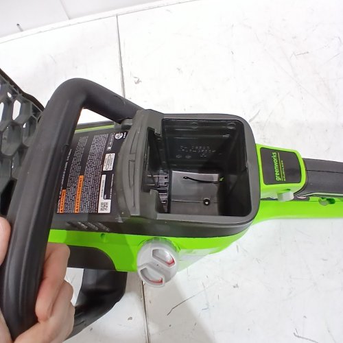 GREENWORKS PRO CORDLESS CHAINSAW *TOOL ONLY* - 40V - 16"- GREEN/BLACK (MODEL: 2000800/CSF401) image 3