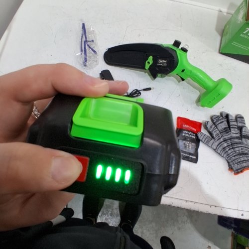 TIETOC 6" CORDLESS MINI HANDHELD CHAINSAW WITH 21V BATTERY - 880W - GREEN image 2