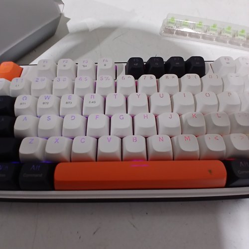REDRAGON WYVERN PRO WIRED/WIRELESS MECHANICAL KEYBOARD WITH RGB BACKLIGHT, 3-LAYER NOISE DAMPENING, ROUND PBT KEYCAPS, AND CUSTOM LINEAR SWITCH - 2.4G AND BLUETOOTH MODES - WHITE/ORANGE (MODEL: K689) image 3