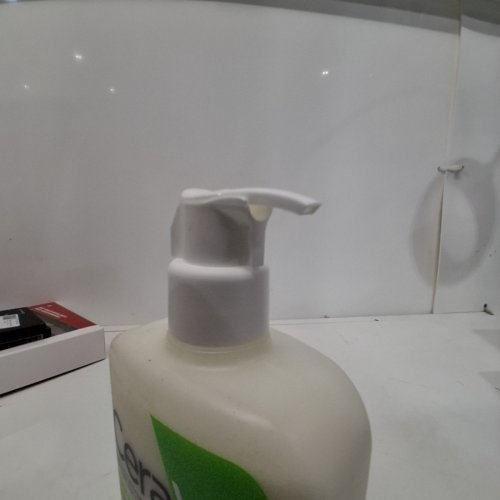 CERAVE HYDRATING CREAM TO FOAM CLEANSER, REMOVES MAKEUP - FOR NORMAL TO DRY SKIN - 562ML image 3