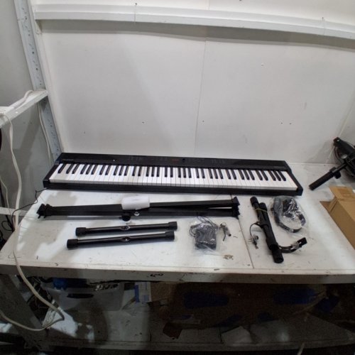 ALESIS RECITALS PLAY DIGITAL KEYBOARD PIANO WIRED/WIRELESS WITH 480 SOUNDS & STAND - BLACK/WHITE - (MODEL: RECITALPLAY) 88 KEYS - image 2