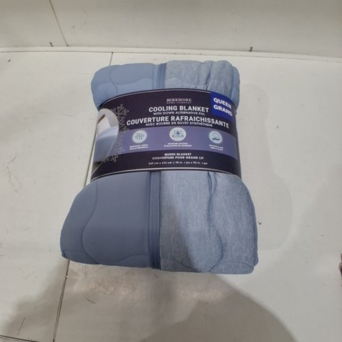 BERKSHIRE REVERSIBLE DOWN-ALTERNATIVE COOLING BLANKET - QUEEN - BLUE (MODEL: 1986200) image 2