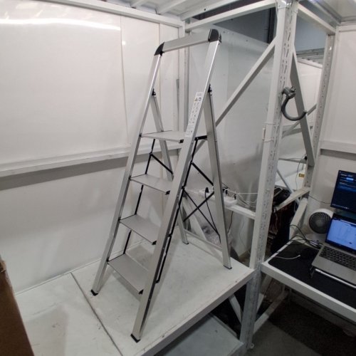 KINGRACK FOLDING 4-STEP STOOL LADDER - 330.7LBS MAX LOAD - SILVER (ITEM: WK3003-4E2-SILVER) image 4