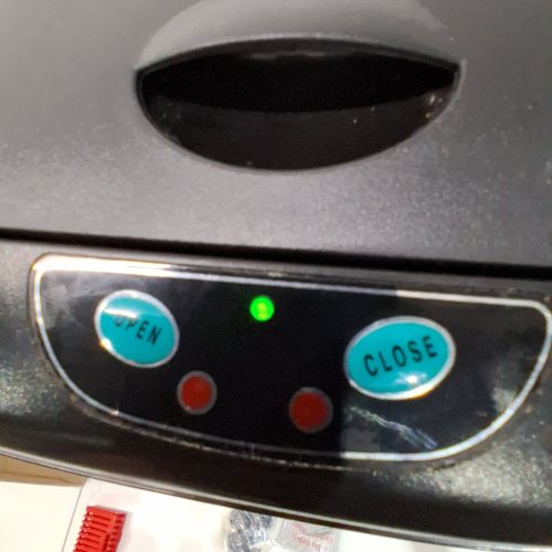 ITOUCHLESS GLIDE MOTION SENSOR GARBAGE TRASH CAN ON WHEELS- 13GAL/49L- STAINLESS STEEL/BLACK (MODEL:DZT13M) image 4