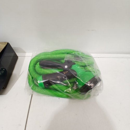 TOYTEXX EXPANDABLE GARDEN HOSE WITH 8 FUNCTION NOZZLE - 25FT - 3/4" DIAMETER - GREEN image 2