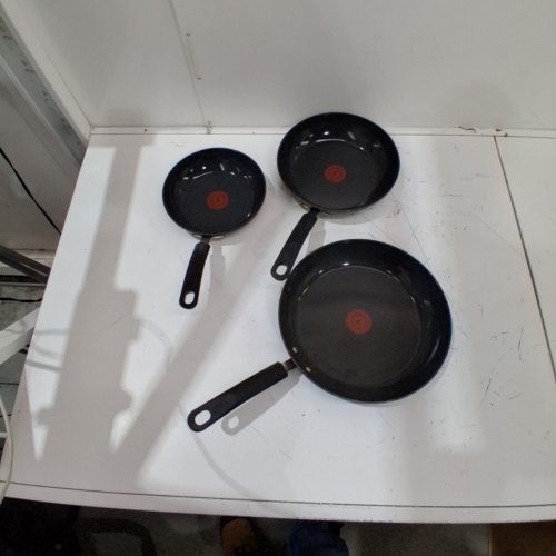 3PC TFAL CERAMIC NON-STICK SKILLET SET - 8'' / 9'' / 11'' - BLACK (MODEL: 8899888) image 2