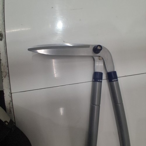 SPEAR & JACKSON RAZORSHARP LONG HANDLE EDGING SHEARS - 38" X 11" - GREY (MODEL: 4900RSS/AZ) image 3