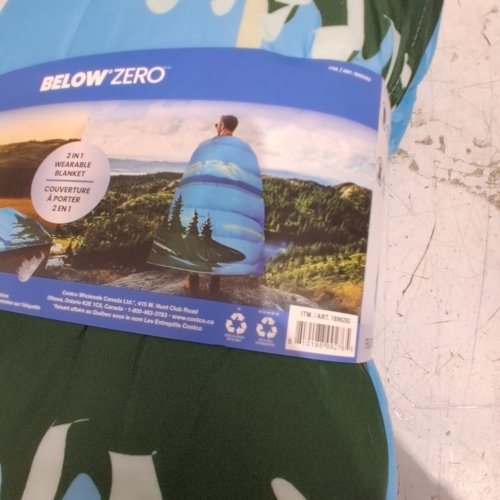 BELOW ZERO 2-IN-1 WEARABLE HOODED OUTDOOR BLANKET - 54" X 76" - GREEN/BLUE (MODEL: 1896292) image 2