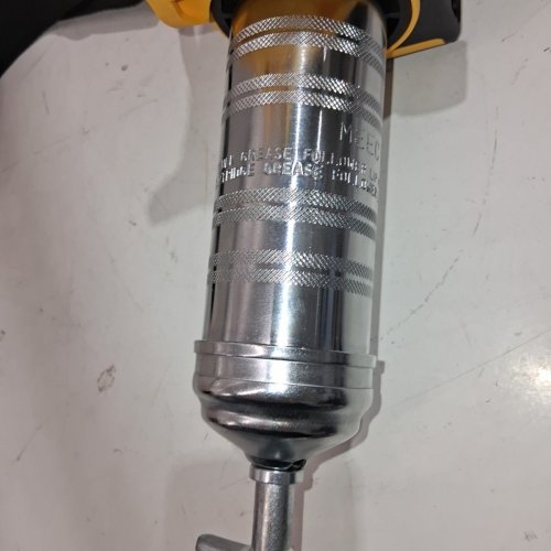 DEWALT VARIABLE 2 SPEED GREASE GUN - 20V - 10000 PSI (MODEL: DCGG581B) image 5