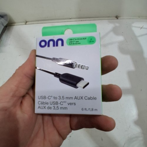 ONN. USB-C TO 3.5 MM AUXILIARY CABLE - 6FT - BLACK image 2