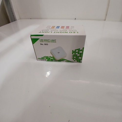 4PK PLUG IN LED DUSK TO DAWN NIGHT LIGHTS - 0.5W - WARM WHITE - (MODEL: 603) image 2