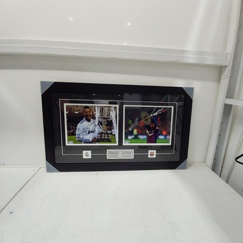 100% AUTHENTIC SIGNED Cristiano RONALDO REAL MARDRID & LIONEL MESSI FC BARCELONA FRAMED PICTURES - BECKETT COA - 28.5" X 17" - BLACK image 5