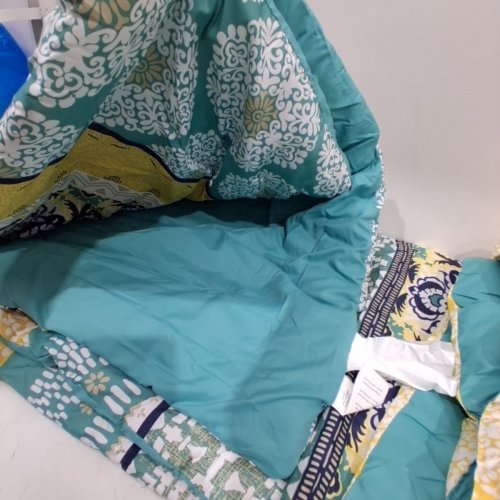 4PC INTELLIGENT DESIGN ARISSA COMFORTER BEDDING SET - TWIN/TWIN XL - TEAL BLUE/GREEN/WHITE (MODEL: ID10-751-CA) image 3