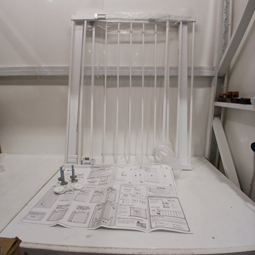 SAFETY 1ST TALL AND WIDE EASY TO USE TWO ACTION HANDLE BABY GATE - 29"- 47" X 36"- WHITE (MODEL: GA106CWH01ZY) image 2