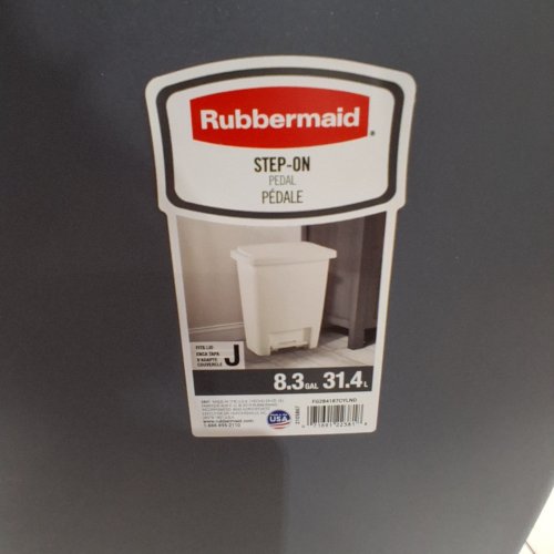 RUBBERMAID STEP-ON GARBAGE CAN - 31L - GREY image 6