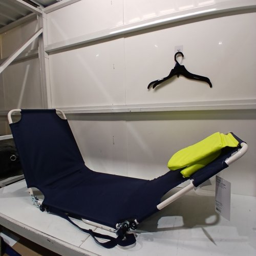 ROOM ESSENTIALS FOLDING BEACH TANNING CHAIR - 250LB MAX - NAVY BLUE/LIME GREEN image 2