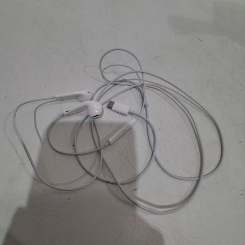 APPLE EARPODS WIRED EARPHONES WITH MIC - USB-C - WHITE image 3