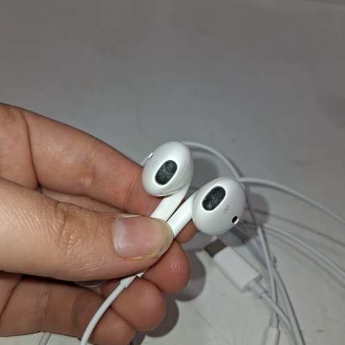APPLE EARPODS WIRED EARPHONES WITH MIC - USB-C - WHITE image 4
