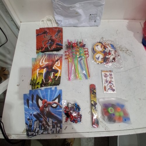 84PC SPIDER-MAN PARTY GIFT BAG SUPPLIES - MAKES 12 GIFT BAGS - MULTICOLOR image 2