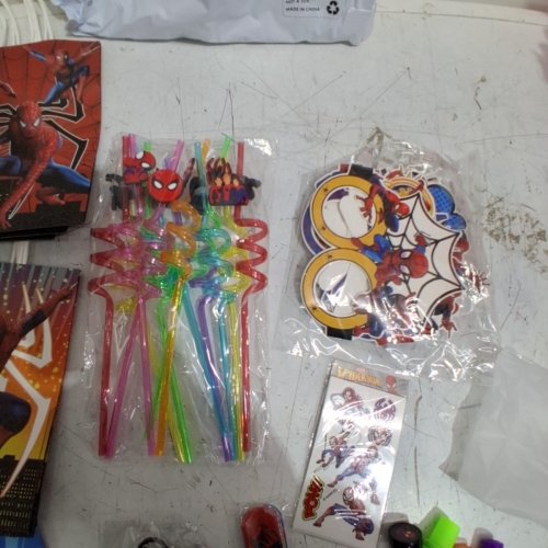 84PC SPIDER-MAN PARTY GIFT BAG SUPPLIES - MAKES 12 GIFT BAGS - MULTICOLOR image 4