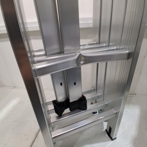 VEVOR 7-IN-1 MULTI-PURPOSE FOLDING LADDER - UP TO 12FT LENGTH - 330LB MAX - SILVER/BLACK (MODEL: KMP403) image 3