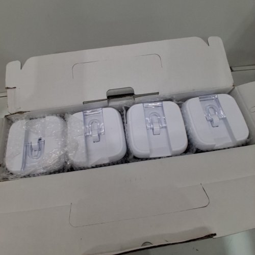 7PC AIRTIGHT FOOD STORAGE CONTAINER SET - 2 X 1.4 CUPS, 2 X 3.8 CUPS, 2 X 6 CUPS, 1 X 8 CUPS - CLEAR/WHITE LIDS image 3
