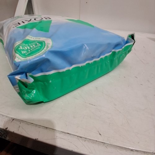 BOXIECAT AIR ULTRA LIGHT GENTLY SCENTED PREMIUM CLUMPING LITTER - PLANT BASED FORMULA - 12.4LBS - LAVENDER & CHAMOMILE image 3