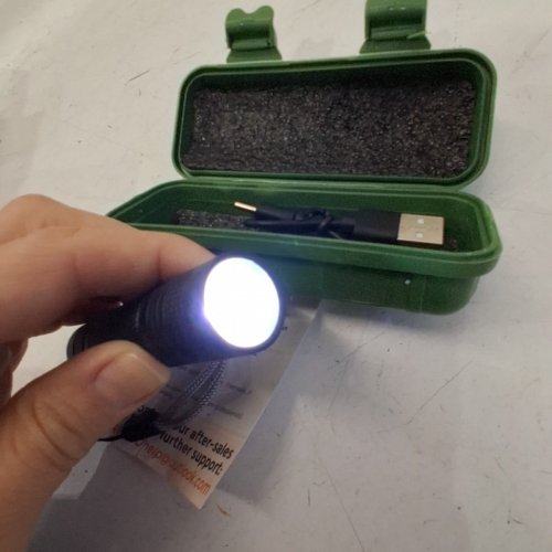 RECHARGEABLE LED EGG CANDLER FLASHLIGHT WITH CASE - BLACK image 3