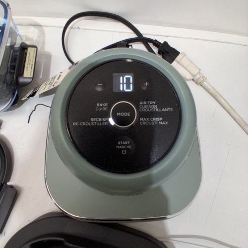 NINJA CRISPI PORTABLE GLASS AIR FRYER COOKING SYSTEM - 4QT AND 6-CUPS - SAGE (MODEL: FN101CGN) image 2