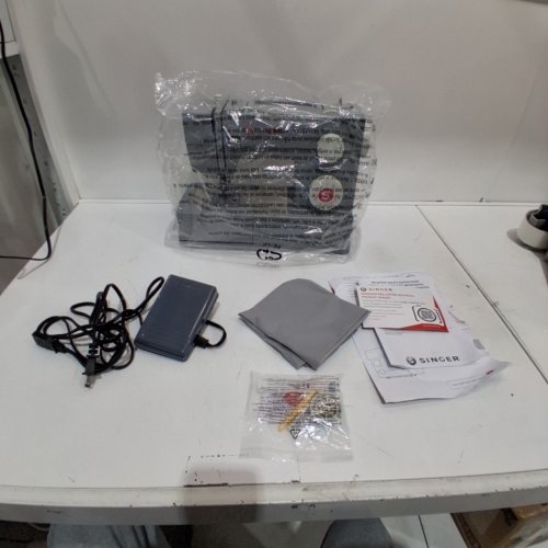 SINGER HEAVY DUTY SEWING MACHINE WITH 11 BUILT-IN STICHES - GREY (MODEL: HD4411) image 5