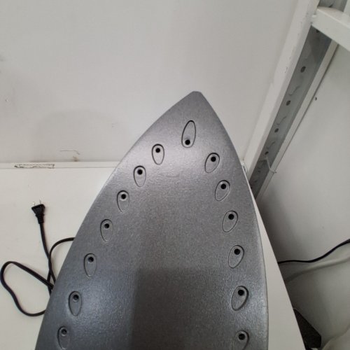 BLACK+DECKER LIGHT N EASY STEAM IRON WITH NONSTICK SOLEPLATE - 1200W - TEAL (MODEL: IR0820C) image 5