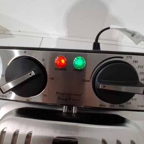 CUISINART 4-QUART 1800 WATT DEEP FRYER - STAINLESS STEEL - (CDF-250C) image 2