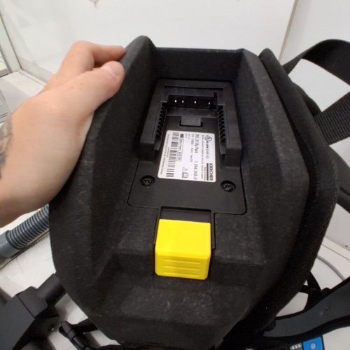 KARCHER BATTERY-POWERED VACUUM CLEANER BACK PACK - 3 LITER CAP. - 36V - BLACK - (MODEL: BVL 3/1 ) image 4