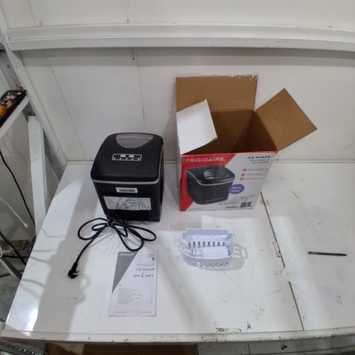 FRIGIDAIRE PORTABLE COMPACT ICE MAKING MACHINE - BLACK - (MODEL: EFIC128-BLACK-6COM) image 3