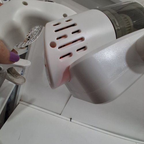 HANDHELD MATTRESS DUST MITE VACUUM CLEANER - WHITE (MODEL: K12-102G) image 2